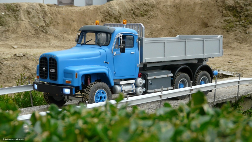 Saurer D330